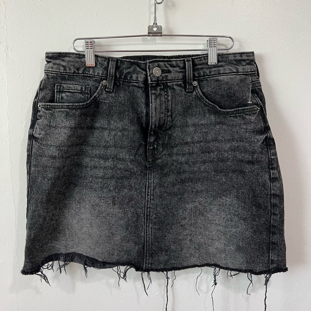 black denim skirt 🤩